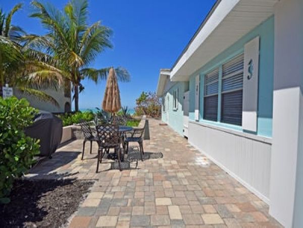 Manasota Key 2 Bedroom Vacation Home Located at Beach