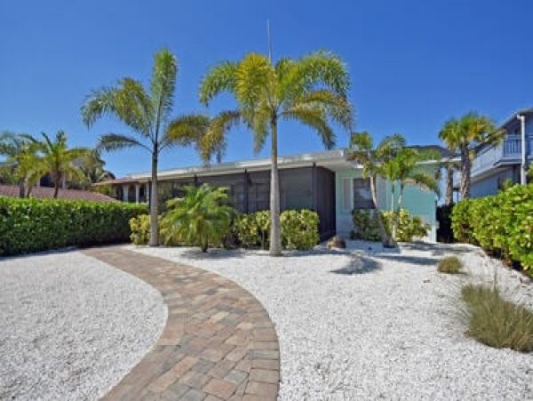 Manasota Key 2 Bedroom Vacation Home Located at Beach