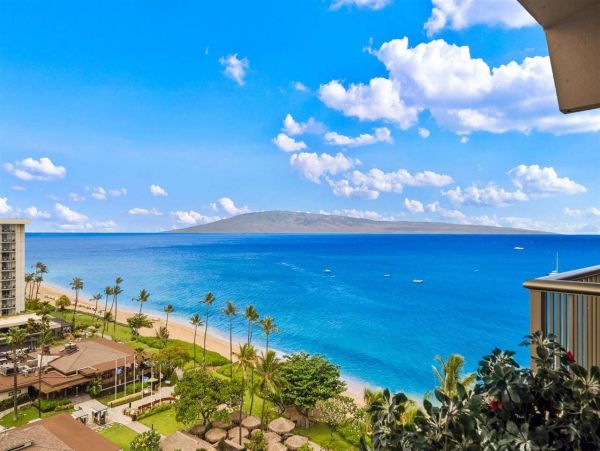 Spectacular Beach Vacation Condo with Tennis Courts Lahaina