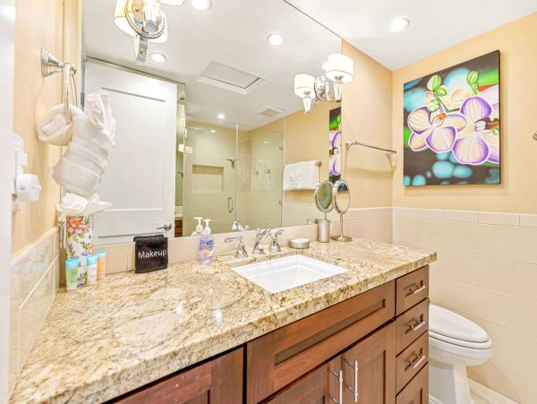 Spectacular Beach Vacation Condo with Tennis Courts Lahaina
