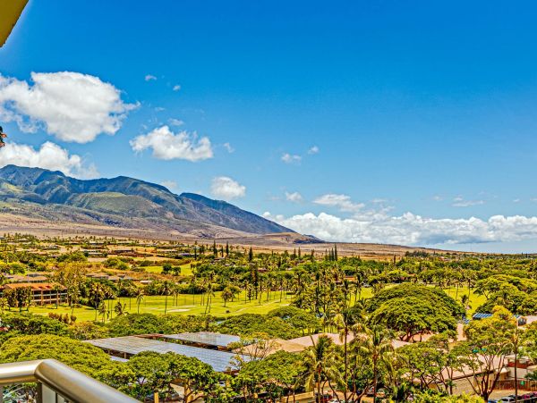 Spectacular Beach Vacation Condo with Tennis Courts Lahaina