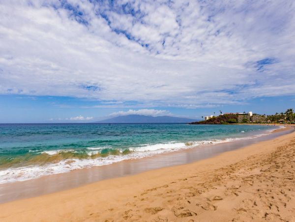 Spectacular Beach Vacation Condo with Tennis Courts Lahaina
