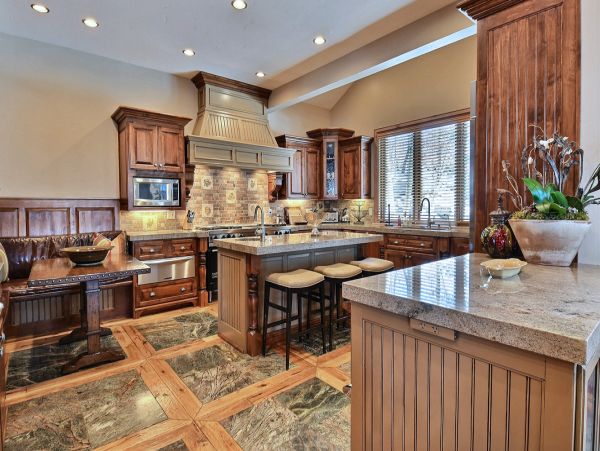 Mountain Views 5 Bedroom Vacation Home in Park City