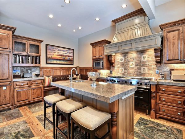 Mountain Views 5 Bedroom Vacation Home in Park City