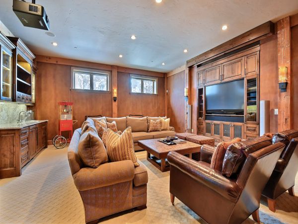 Mountain Views 5 Bedroom Vacation Home in Park City