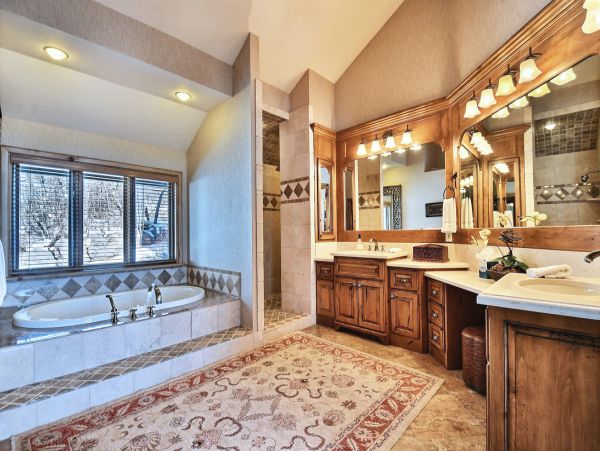 Mountain Views 5 Bedroom Vacation Home in Park City