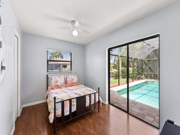Canalside Three Bedroom Vacation Home in Cape Coral