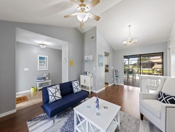 Canalside Three Bedroom Vacation Home in Cape Coral