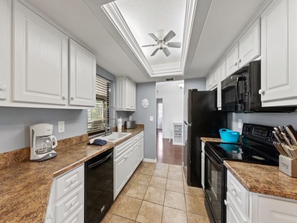 Canalside Three Bedroom Vacation Home in Cape Coral