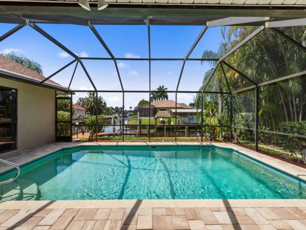 Canalside Three Bedroom Vacation Home in Cape Coral