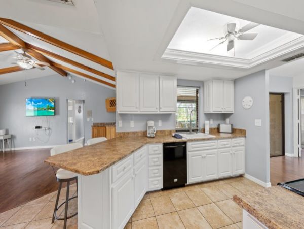 Canalside Three Bedroom Vacation Home in Cape Coral