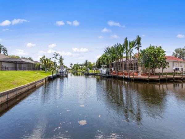 Canalside Three Bedroom Vacation Home in Cape Coral