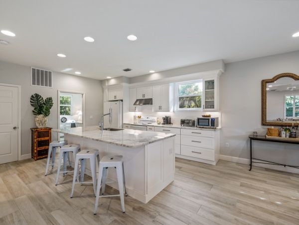 Charming Vacation Home in Boca Grande Walk to Beach Sleeps 6