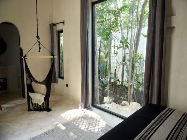 Luxurious Vacation Villa in Tulum with Pool & Jacuzzi