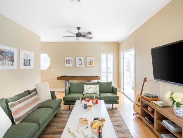 Beach Vacation Home In Destin 16 Guests