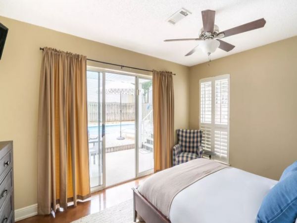 Beach Vacation Home In Destin 16 Guests
