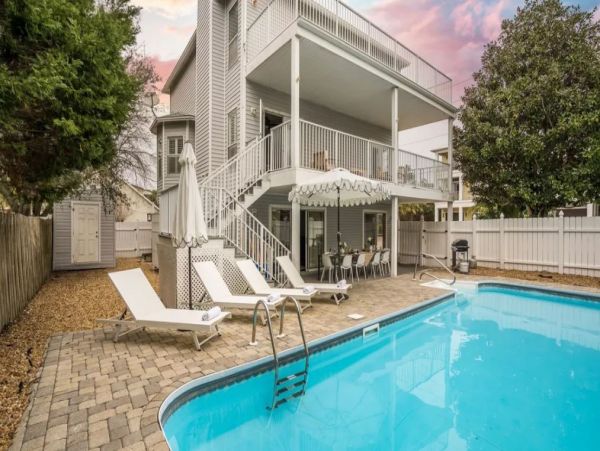 Beach Vacation Home In Destin 16 Guests
