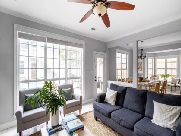 Beautiful Beach Vacation Home 18 Guests
