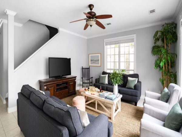 Beautiful Beach Vacation Home 18 Guests