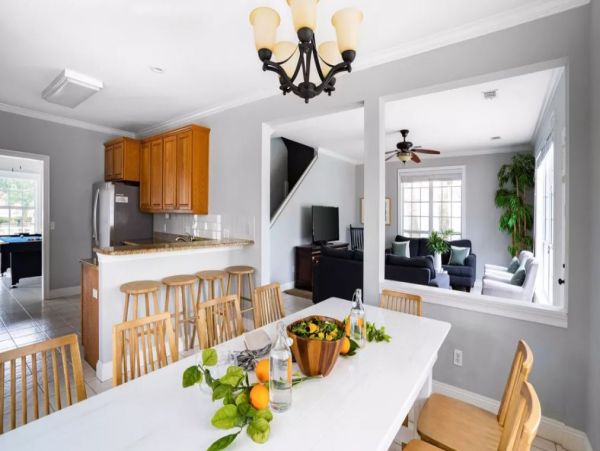 Beautiful Beach Vacation Home 18 Guests
