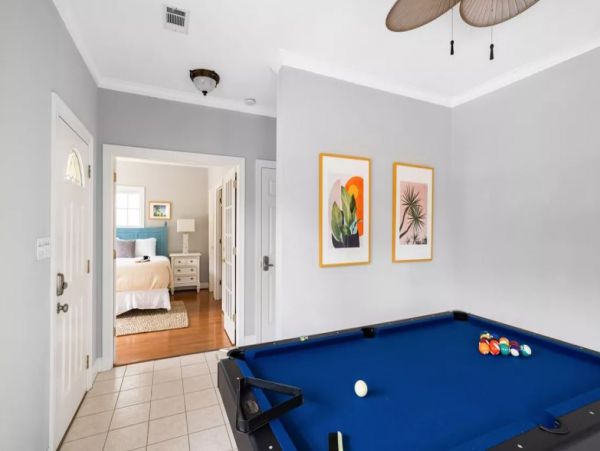 Beautiful Beach Vacation Home 18 Guests