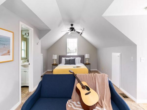 Beautiful Beach Vacation Home 18 Guests