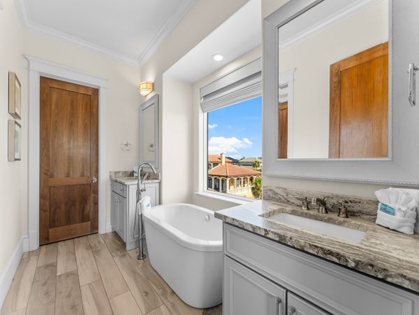 Destin Florida Luxury Beach House Rental - 9-Bedroom Gulf Coast Vacation Estate