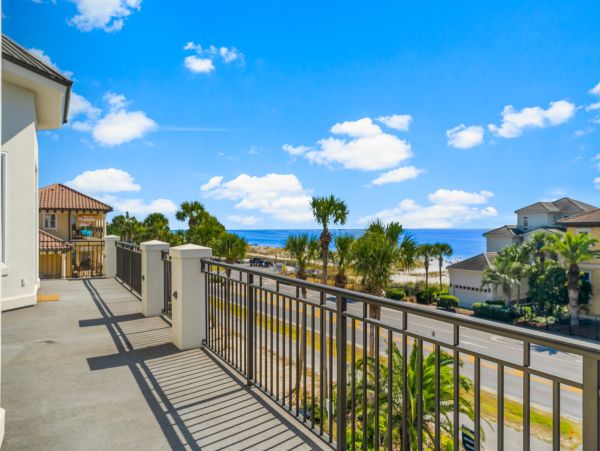 Destin Florida Luxury Beach House Rental - 9-Bedroom Gulf Coast Vacation Estate