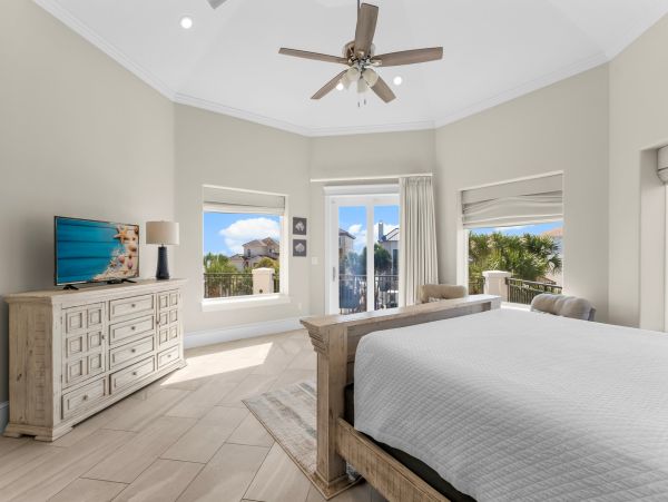 Destin Florida Luxury Beach House Rental - 9-Bedroom Gulf Coast Vacation Estate