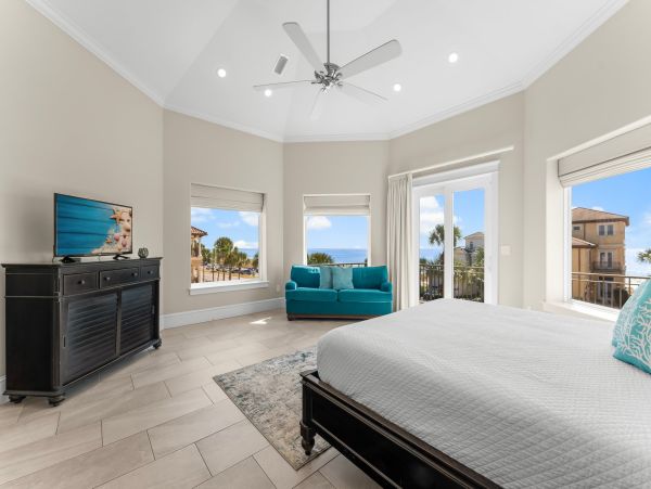 Destin Florida Luxury Beach House Rental - 9-Bedroom Gulf Coast Vacation Estate