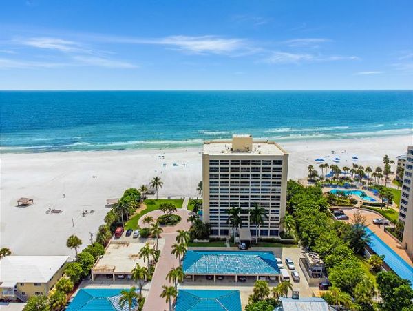 Siesta Key Beachfront Rentals | Renovated 2-Bedroom Gulf-View Condo
