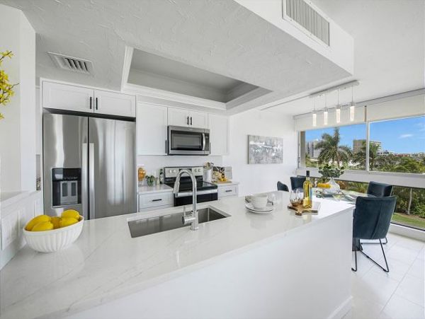 Siesta Key Beachfront Rentals | Renovated 2-Bedroom Gulf-View Condo