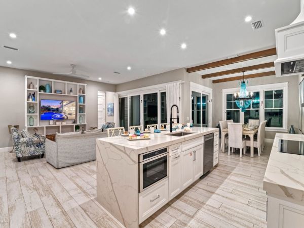 Lido Key Vacation Rental 9-Bed Luxury Sarasota Beach House with Pool & Rooftop