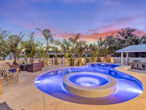 Lido Key Vacation Rental 9-Bed Luxury Sarasota Beach House with Pool & Rooftop