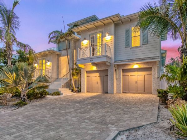 Lido Key Vacation Rental 9-Bed Luxury Sarasota Beach House with Pool & Rooftop