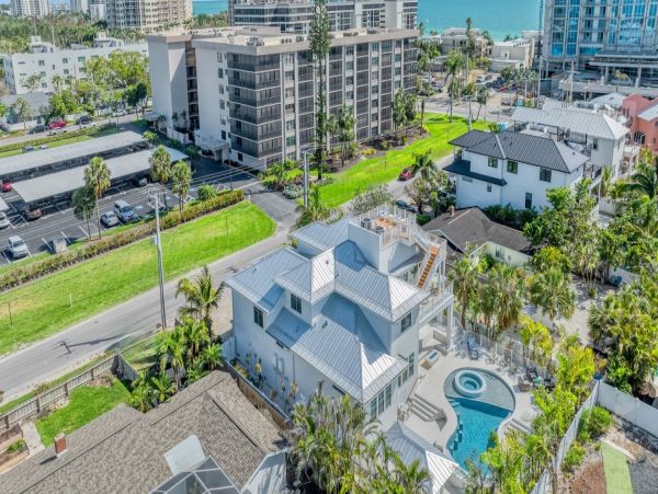 Lido Key Vacation Rental 9-Bed Luxury Sarasota Beach House with Pool & Rooftop