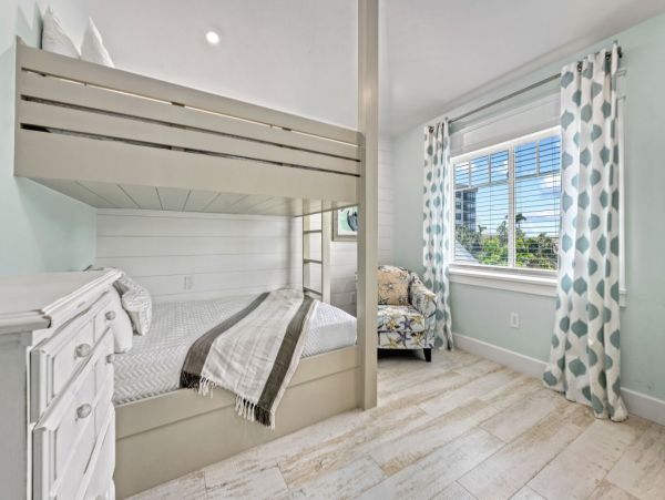 Lido Key Vacation Rental 9-Bed Luxury Sarasota Beach House with Pool & Rooftop