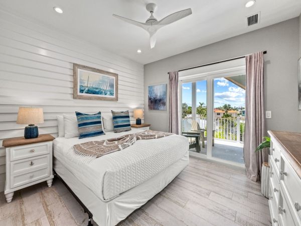 Lido Key Vacation Rental 9-Bed Luxury Sarasota Beach House with Pool & Rooftop