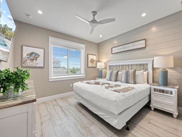 Lido Key Vacation Rental 9-Bed Luxury Sarasota Beach House with Pool & Rooftop