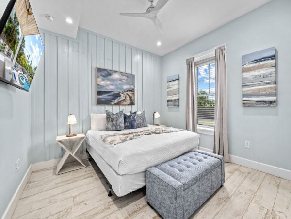 Lido Key Vacation Rental 9-Bed Luxury Sarasota Beach House with Pool & Rooftop