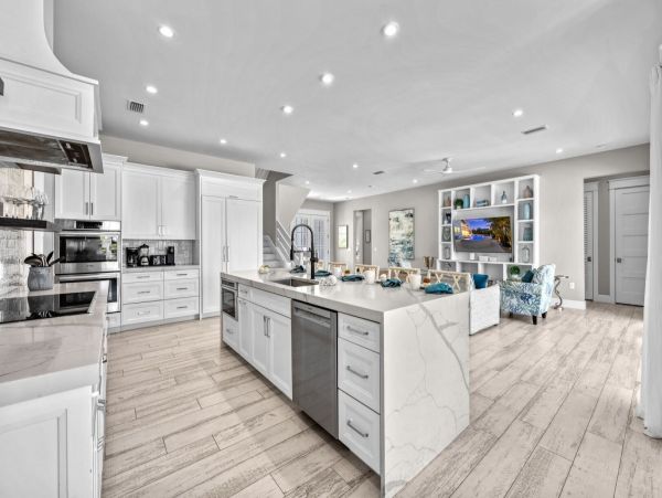 Lido Key Vacation Rental 9-Bed Luxury Sarasota Beach House with Pool & Rooftop