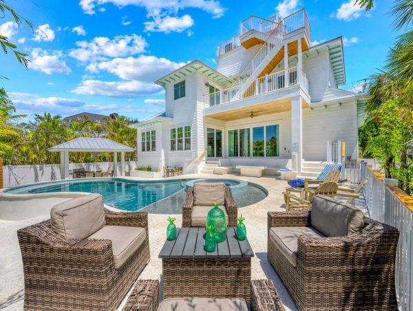 Lido Key Vacation Rental 9-Bed Luxury Sarasota Beach House with Pool & Rooftop