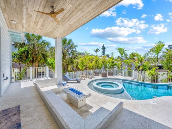 Lido Key Vacation Rental 9-Bed Luxury Sarasota Beach House with Pool & Rooftop