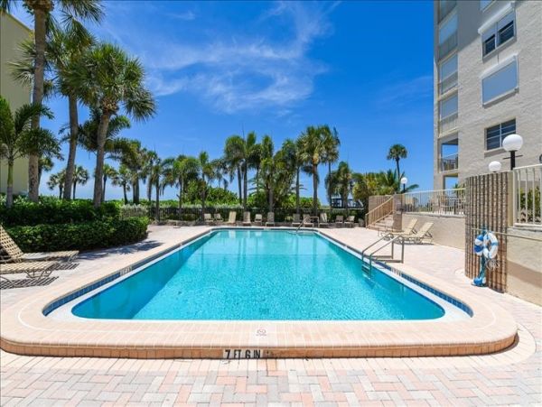 Direct Gulf Front Renovated Condo in Longboat Key