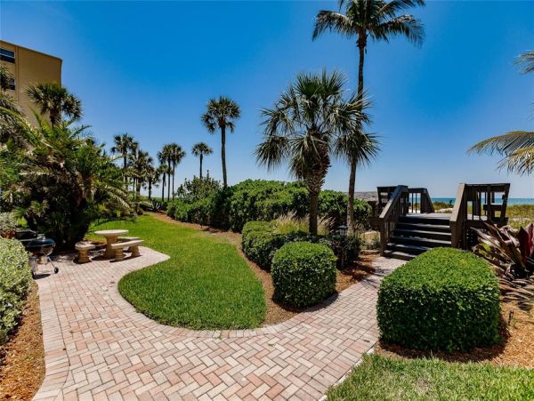 Direct Gulf Front Renovated Condo in Longboat Key