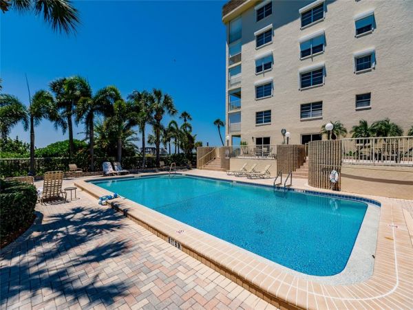 Direct Gulf Front Renovated Condo in Longboat Key