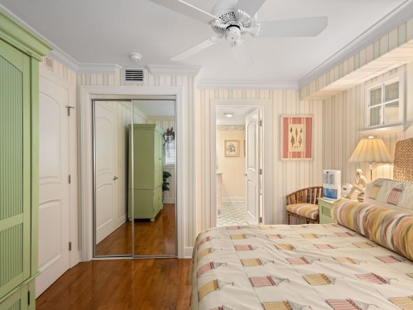 Direct Gulf Front Renovated Condo in Longboat Key