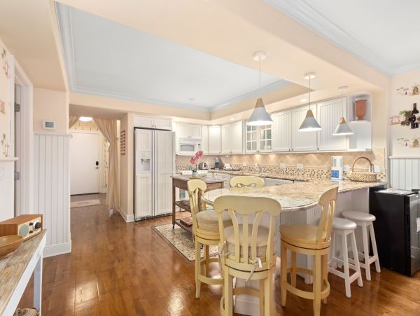 Direct Gulf Front Renovated Condo in Longboat Key