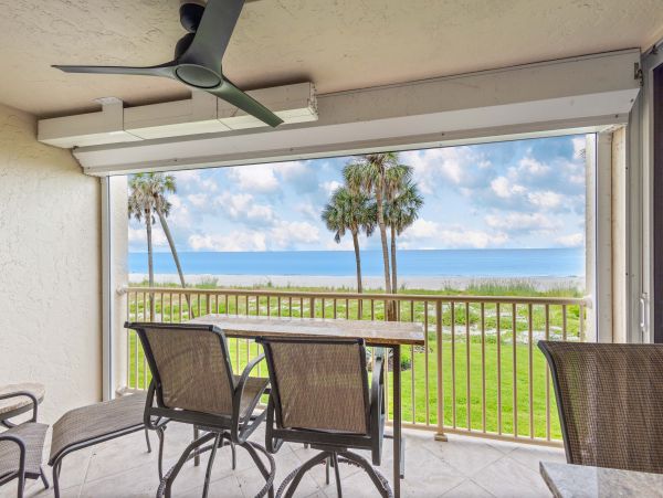 Direct Gulf Front Renovated Condo in Longboat Key
