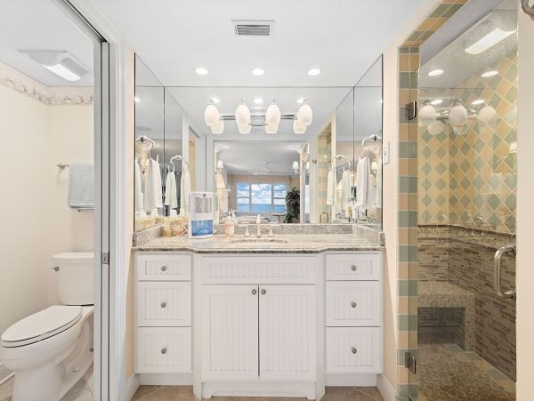 Direct Gulf Front Renovated Condo in Longboat Key
